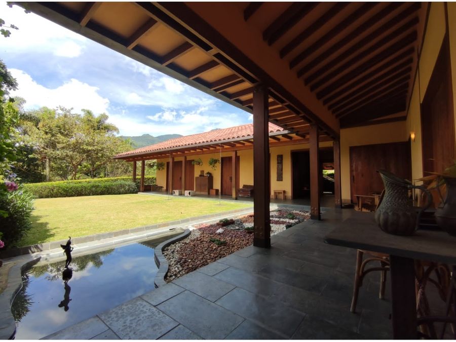 Stunning House - Casa en La Estrella